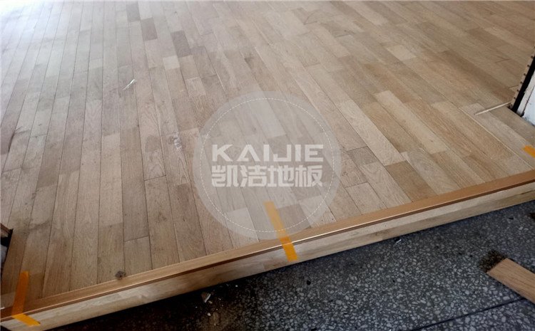 山西運城財經學校羽毛球館木地板案例-凱潔體育地板
