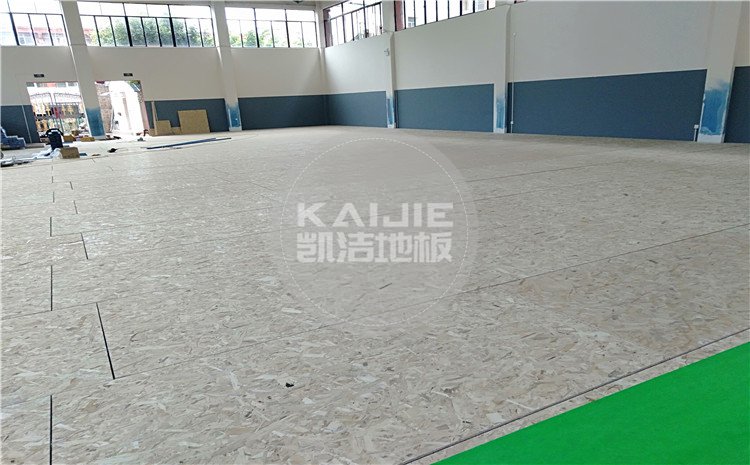 云南昆明五華區青少年宮籃球館木地板