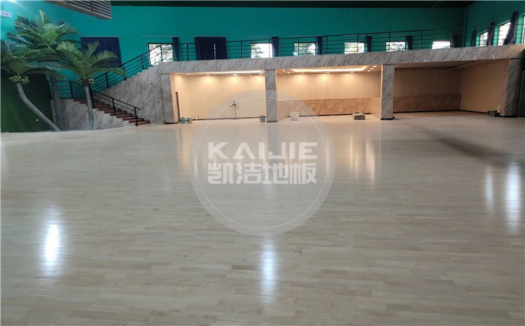 北京宏偉順通羽毛球館木地板——凱潔體育地板